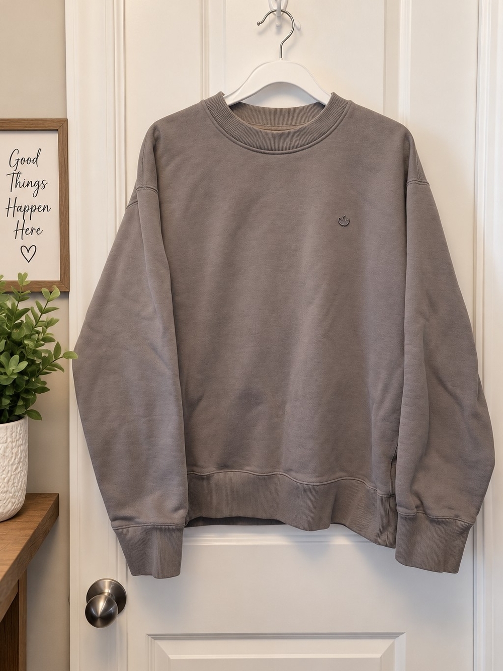 Adidas Originals Grey Crewneck Sweatshirt Tonal Trefoil Logo Unisex Medium